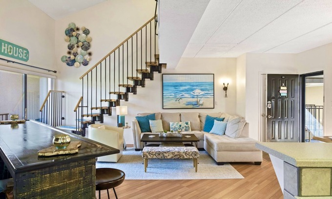 Hilton Head Island Condo | Across St From Beach & Tiki Hut/1 Block to Coligny Restaurants&Shops/Free Bikes