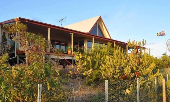 Sapphiretown House | Adagio Retreat