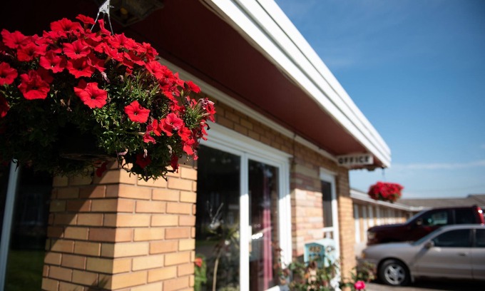 Kingsville Hotel | Adams Golden Acres Motel