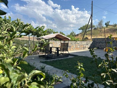Yeghegnadzor House | Adams Rest House