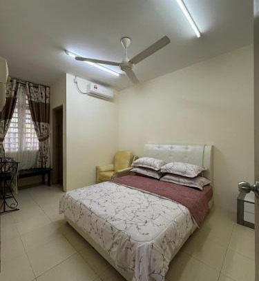 Gambang House | Adawiyah Guest House, Gambang