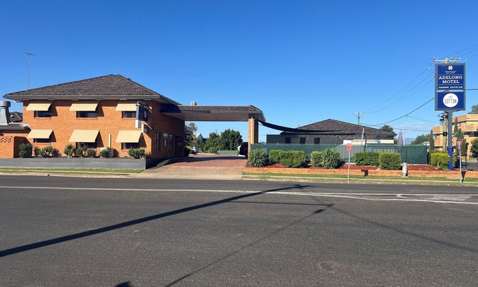 Narrabri Hotel | Adelong Motel