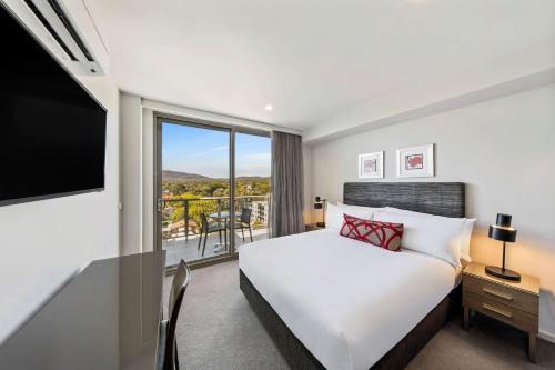 Dickson Apartment | Adina Serviced Apartments Canberra Dickson