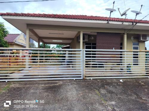 Kawasan Perindustrian Chendering House | Adis Cottage Kuala Terengganu Homestay