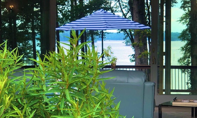 Flowery Branch House | Admiral's Sandy Beach Chalet