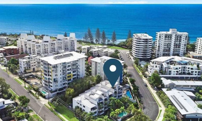 Mooloolaba Apartment | 'Admirals' Coastal Haven ~ 200 mtrs to beach, pool