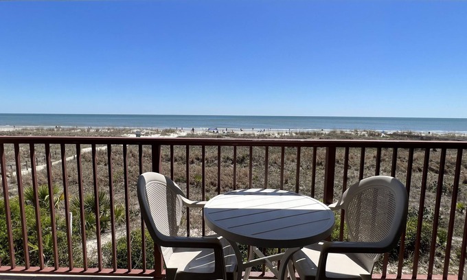 Folly Field Condo | Admirals Row 207 direct CLEAN oceanfront with bunk beds, free WI-FI