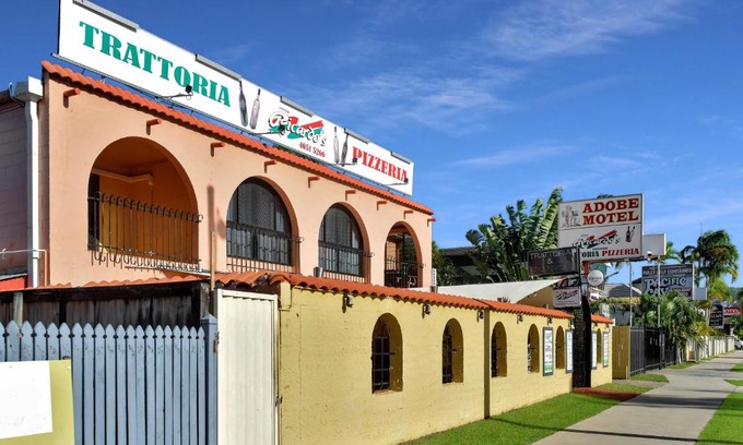Cairns North Hotel | Adobe Motel