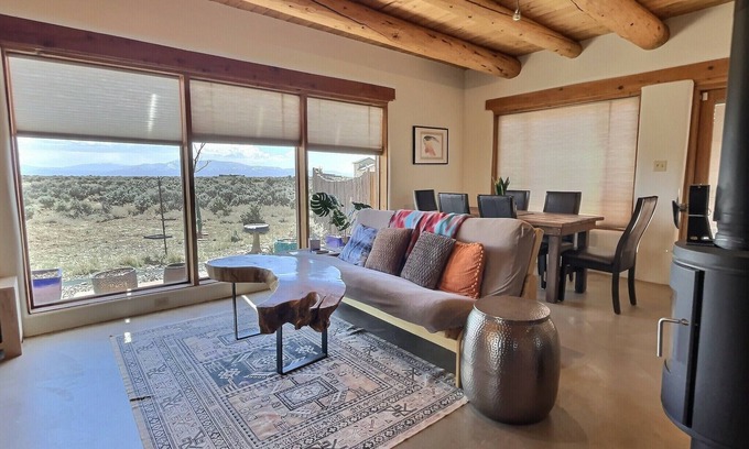 Taos House | Adobe Tranquillo Mountain Views