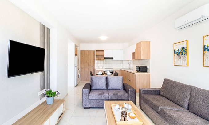 Universal Apartment | Adolina One Bedroom Apartment 103
