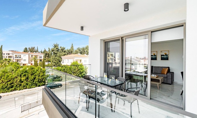 Universal Apartment | Adolina Two Bedroom Apartment 301