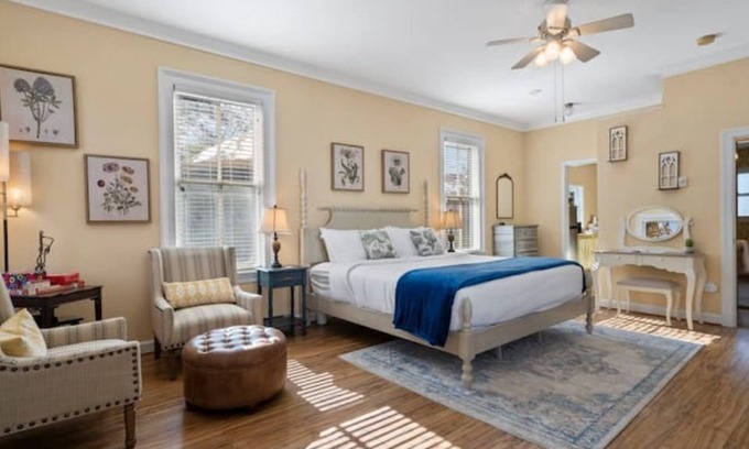 Stanley Cottage | Adorable 1-bedroom Bliss Cottage with King bed.
