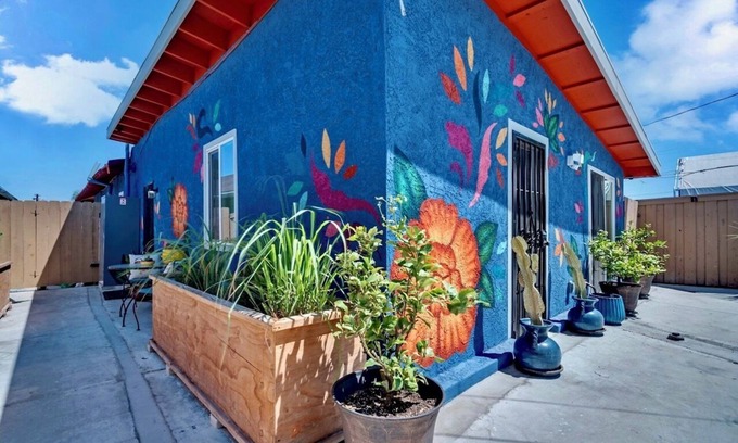 Logan Heights House | Adorable 2 Bed 1 Ba Casita with Murals - Parking, WIFI, Central San Diego