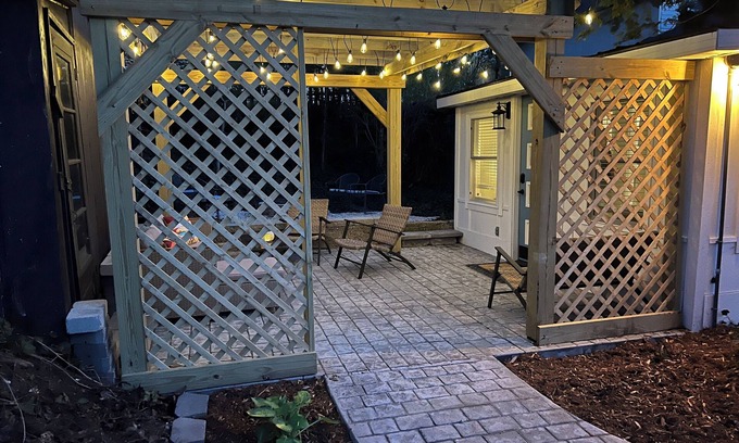 Beulah House | Adorable 2-bedroom home, 2 min walk to lake, restaurants, shops.Near SB Dunes
