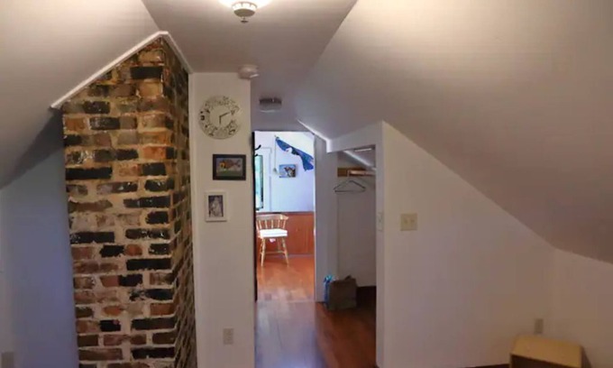 Sunset Hill House | Adorable 2 bedroom unit in quiet beach community.