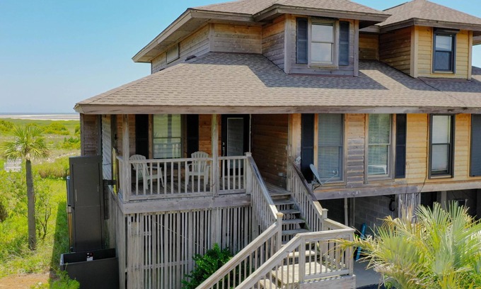 Saint Helena Island House | Adorable 4 bedroom 3 bath with gorgeous ocean views and golf cart!