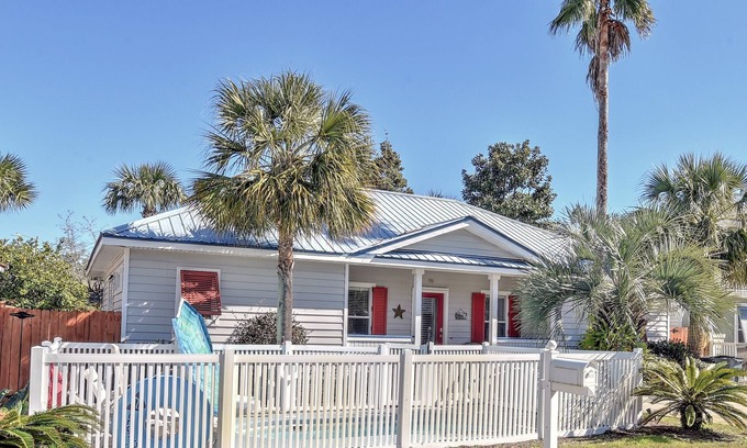 Frangista Beach House | Adorable Beach Cottage - Private Pool - Short walk to beach