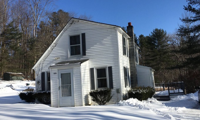 Richmond House | Adorable Berkshires Loft on Quiet Dirt Road. Close to Tanglewood.
