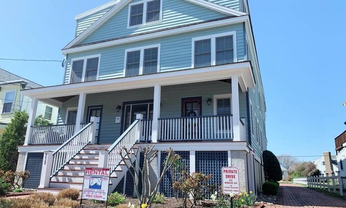 Cape May Condo | Adorable condo close to Beach and Town