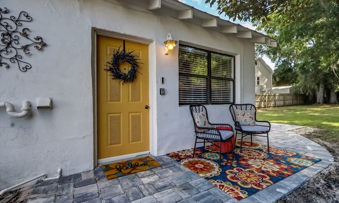St. Augustine Cottage | Adorable cottage central to everything