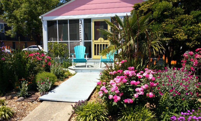 Northeast Virginia Beach Cottage | Adorable Cottage In The Heart Of The Old Beach Area, Close To The Boardwalk.