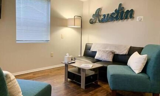 Galindo House | Adorable cozy 1 BR cottage centrally located with full ki.