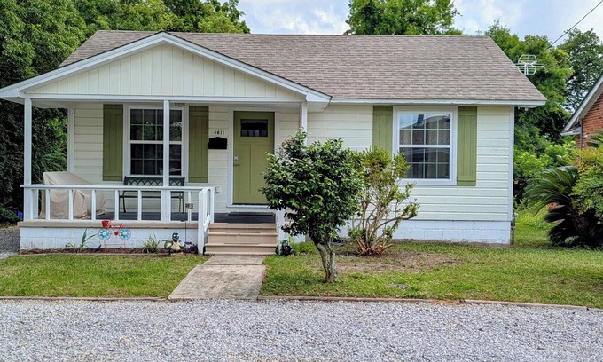 Gulfport House | Adorable Fully Remodeled Home Walk To The Beach