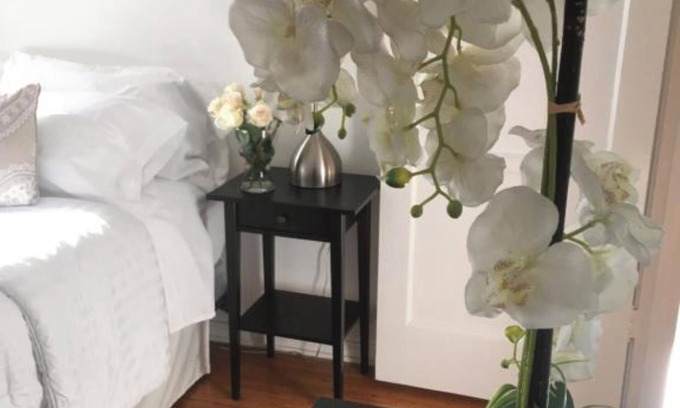 Faircrest Heights Cottage | Adorable Garden Cottage ~ A Lovely Escape with Private Enclosed Gardens