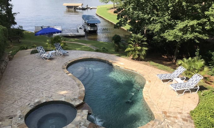 Lake Oconee House | Adorable lakeside oasis on Lake Oconee with private pool and full size dock.