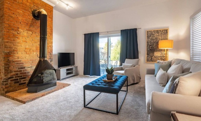 Mount Adams Apartment | Adorable MtAdams 2BR near it all