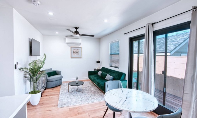 Mid City House | Adorable New Mid-City Casita