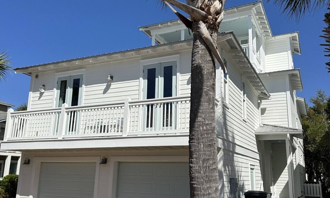 Seacrest Beach House | Adorable Starlight EscapeCottage