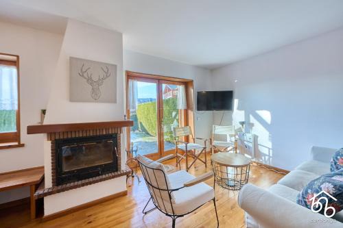 Palau-de-Cerdagne House | Adosada en Palau con jardín