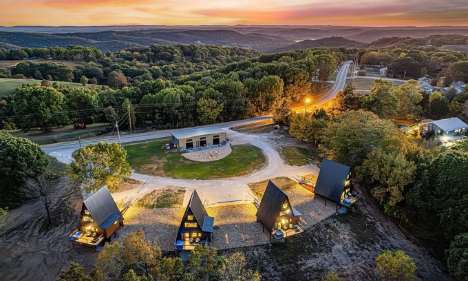 Omaha Resort | Adult Only Private Resort TableRock ThunderRidge