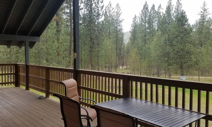 Fruitland Cabin | ADVENTURE AWAITS! Walk to Lake Roosevelt From a Cabin in the Woods...