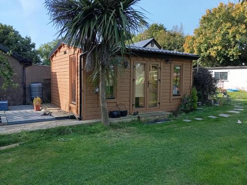 Sutton Cross House | Adventure Cabin Retreat 'The CabAnne' No Shower