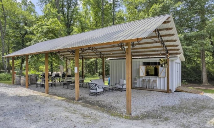 Helen House | Adventure Camper on Little Creek - 2018 Jayco Octane