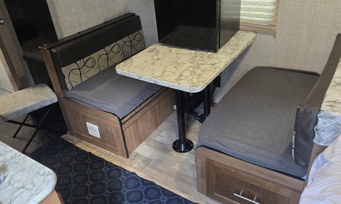Atlanta House | Adventurer, RV in delightful Atlanta with AC