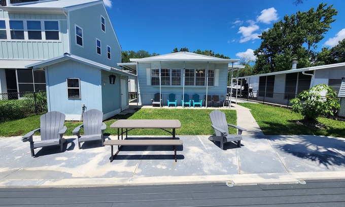Crystal River House | Adventurous Fish Tales- Deep water canal!
