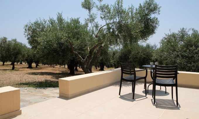 Stratoni Hotel | Aeon Retreat