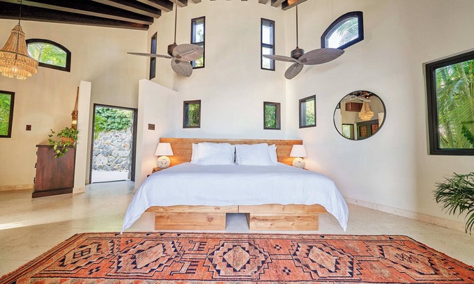 East End Villa | Aerial Love Villa