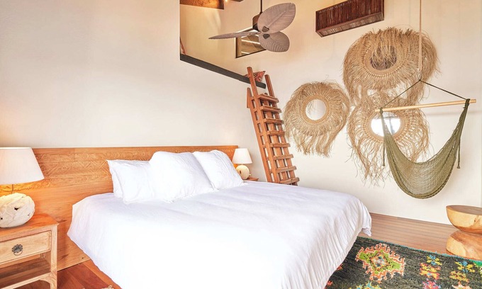 East End Apartment | Aerial Wisdom Room