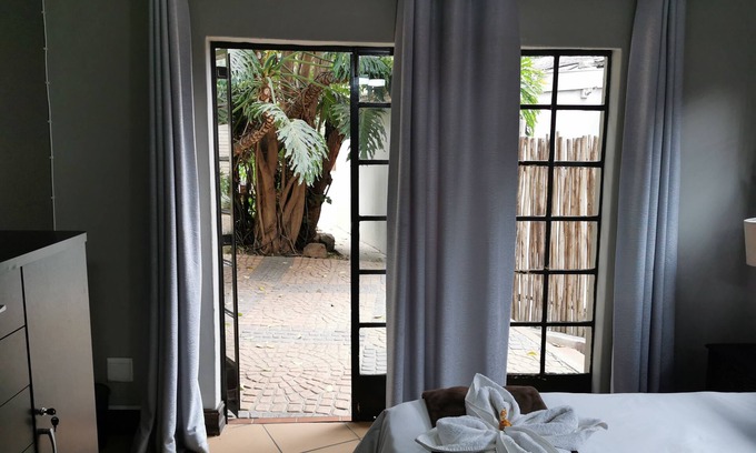 Kempton Park House | Aerotropolis Guest Lodge