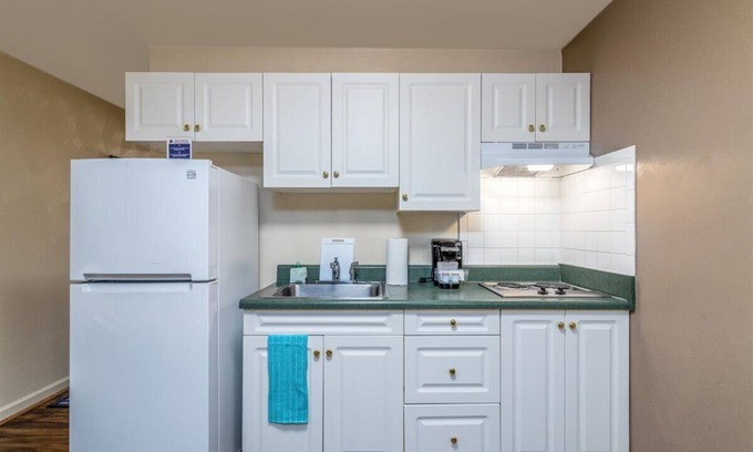 Salem Hotel | Affordable Corporate Suites of Salem