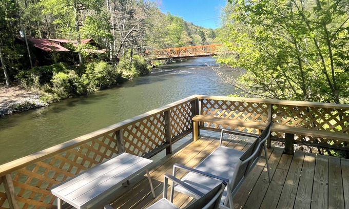 Blue Ridge Cabin | Affordable! Cozy Lower Level Retreat In The Aska Adventure Area & Toccoa River.