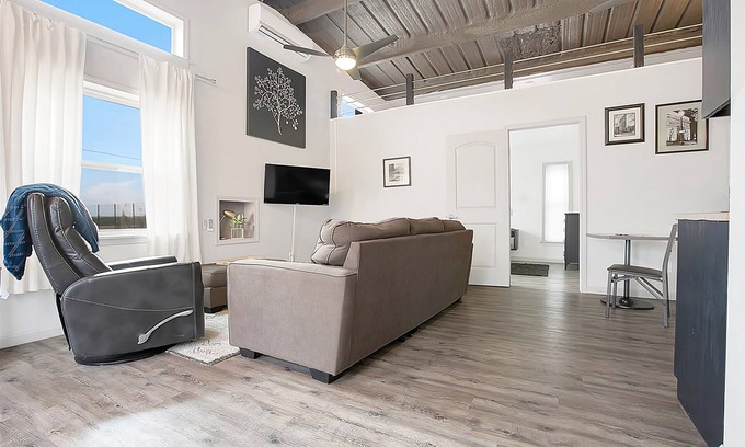 Lubbock House | Affordable Extended Stays with Local Hospitality – Stay Longer, Feel at Home