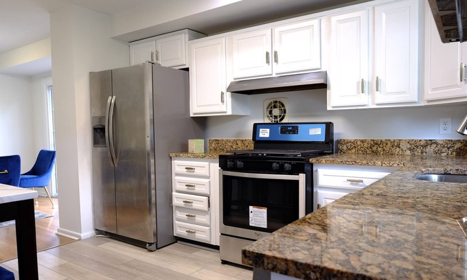 Vienna House | Affordable home - Minutes away to DC by metro