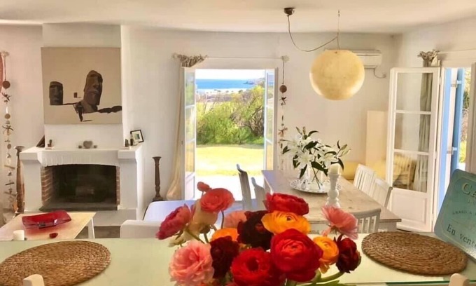 Naousa Villa | Affordable luxury at it's best with this charming, spacious, Cycladic Home.