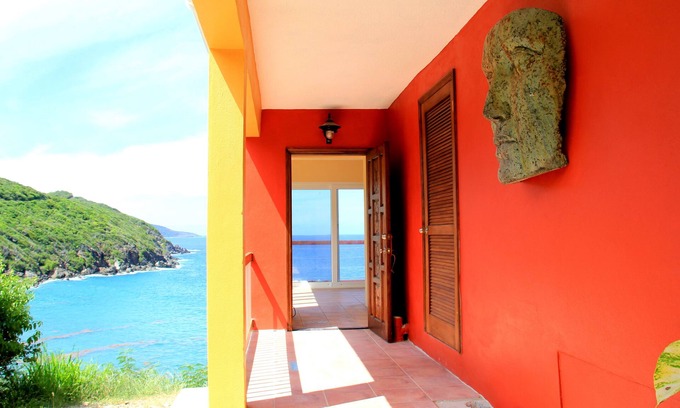 Estate Tabor and Harmony Apartment | Affordable, oceanfront and walk to private beach gem