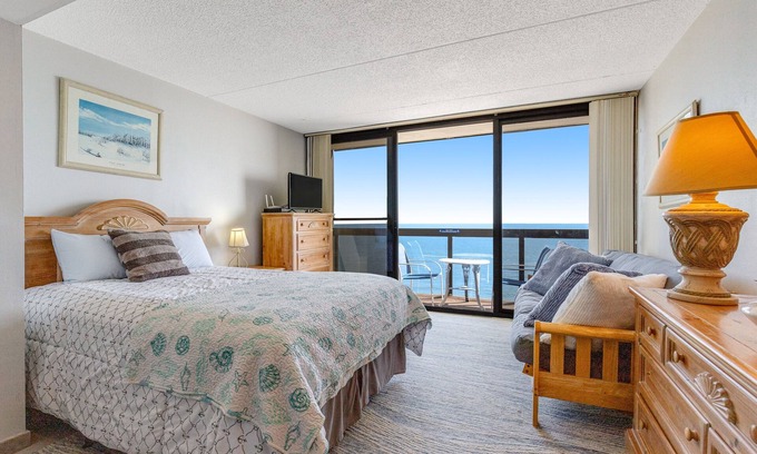 North Ocean City Condo | Affordable studio with great beach views, pools & grills
